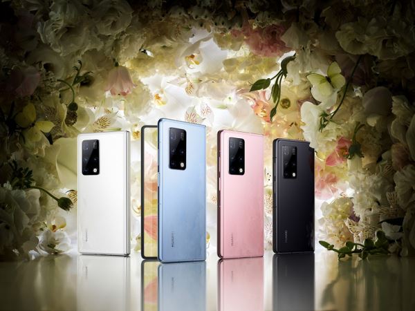Новейший флагман Huawei с двумя экранами поступает в продажу 