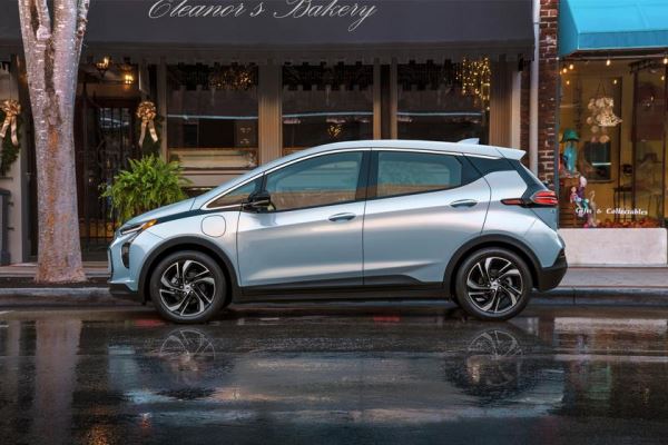 
						General Motors представила Chevrolet Bolt 2022: две версии, запас хода до 416 км, быстрая зарядка и цена от $31 995
					